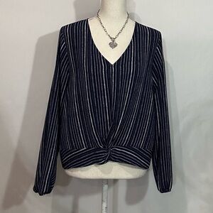 Blouses/flannels/button downs-2 for $20 or 3 for $30 (Mix & Match)